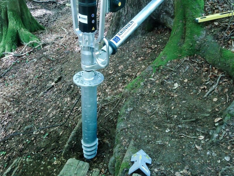 Schraubenfundamente von Wahl Glas- und Metallbau AG